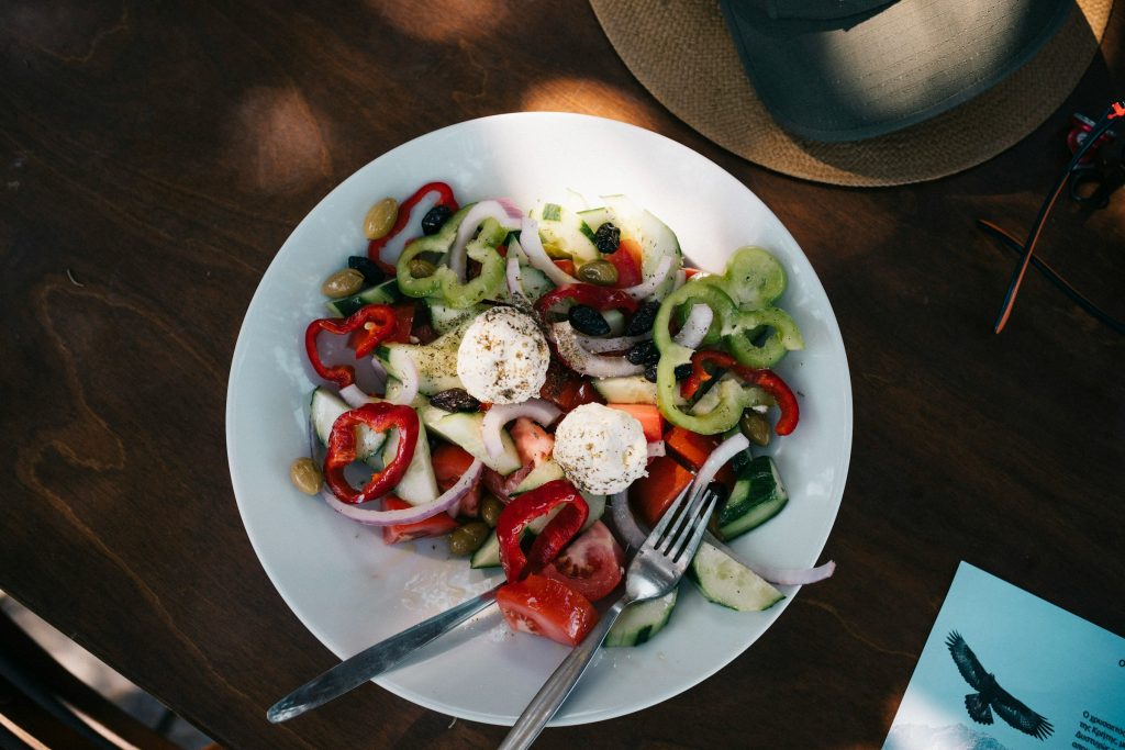 A plate of a greek salad
